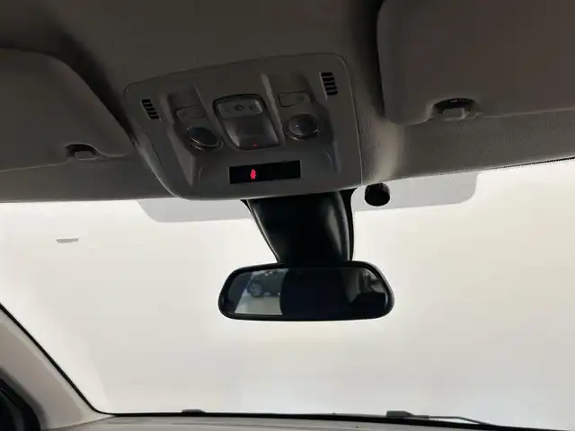 シトロエン Ｃ３ シャイン 岡山県 2018(平30)年 3.2万km グレー 純正ディスプレイオーディオ/バックカメラ/AppleCarplay/クルーズコントロール/レーンキープアシスト/アクティブセーフティブレーキ/疲労検知システム/インテリジェントハイビーム/ブラインドスポットミニター/LEDヘッドライト/シトロエン　コネクティッドカム/社外１６インチアルミホイール