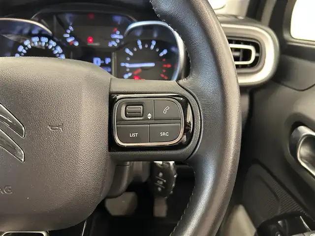 シトロエン Ｃ３ シャイン 岡山県 2018(平30)年 3.2万km グレー 純正ディスプレイオーディオ/バックカメラ/AppleCarplay/クルーズコントロール/レーンキープアシスト/アクティブセーフティブレーキ/疲労検知システム/インテリジェントハイビーム/ブラインドスポットミニター/LEDヘッドライト/シトロエン　コネクティッドカム/社外１６インチアルミホイール