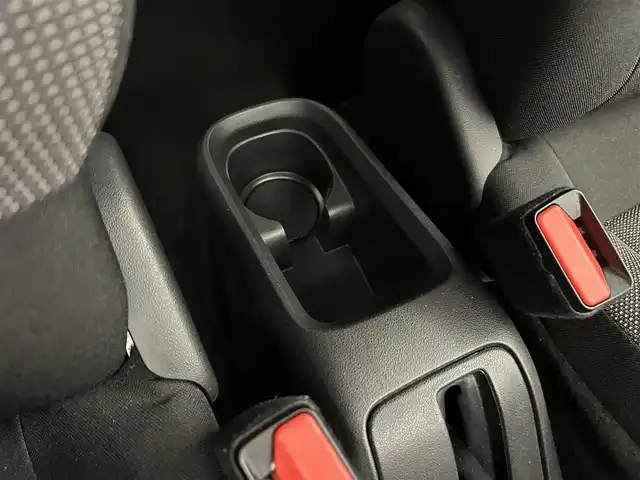 シトロエン Ｃ３ シャイン 岡山県 2018(平30)年 3.2万km グレー 純正ディスプレイオーディオ/バックカメラ/AppleCarplay/クルーズコントロール/レーンキープアシスト/アクティブセーフティブレーキ/疲労検知システム/インテリジェントハイビーム/ブラインドスポットミニター/LEDヘッドライト/シトロエン　コネクティッドカム/社外１６インチアルミホイール