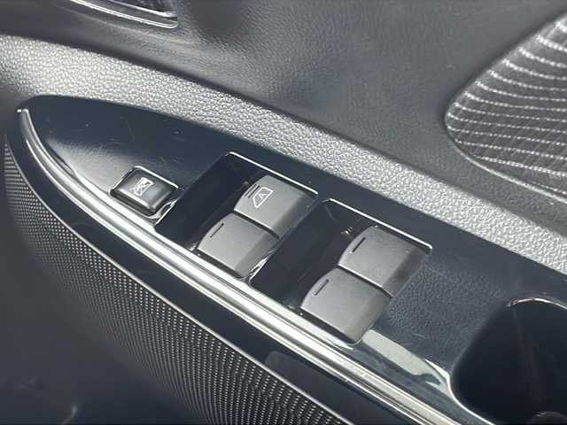 日産 デイズ ルークス ハイウェイスターX 山口県 2020(令2)年 4万km プレミアムパープルP 純正SDナビ　【MM319D-W】/・アラウンドビューモニター/・フルセグTV/・Bluetooth接続/・DVD再生機能有/ETC/ドライブレコーダー/片側パワースライドドア/アイドリングストップ/エマージェンシーストップシグナル/ヒルスタートアシスト/アンチロックブレーキシステム/ビークルダイナミクスコントロール/クルーズコントロール/オートハイビーム/踏み間違い衝突防止アシスト/車線逸脱警報/純正フロアマット/LEDヘッドライト/ウィンカーミラー/ドアバイザー