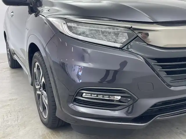 ホンダ ヴェゼル ハイブリッド Z ホンダセンシング 群馬県 2019(令1)年 4.7万km ルーセブラックM 純正８型ナビ　バックカメラ　衝突被害軽減ブレーキ　ルーフレール　パドルシフト　電動サイドブレーキ　ETC ドライブレコーダー　ハーフレザーシート　シートヒーター　レザーステアリング　LED 禁煙車