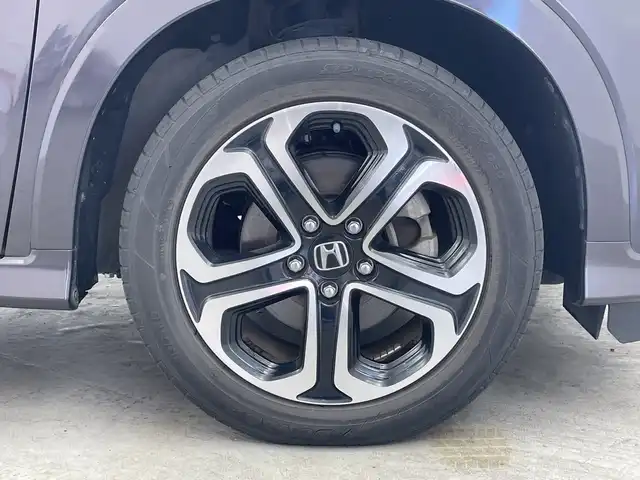 ホンダ ヴェゼル ハイブリッド Z ホンダセンシング 群馬県 2019(令1)年 4.7万km ルーセブラックM 純正８型ナビ　バックカメラ　衝突被害軽減ブレーキ　ルーフレール　パドルシフト　電動サイドブレーキ　ETC ドライブレコーダー　ハーフレザーシート　シートヒーター　レザーステアリング　LED 禁煙車