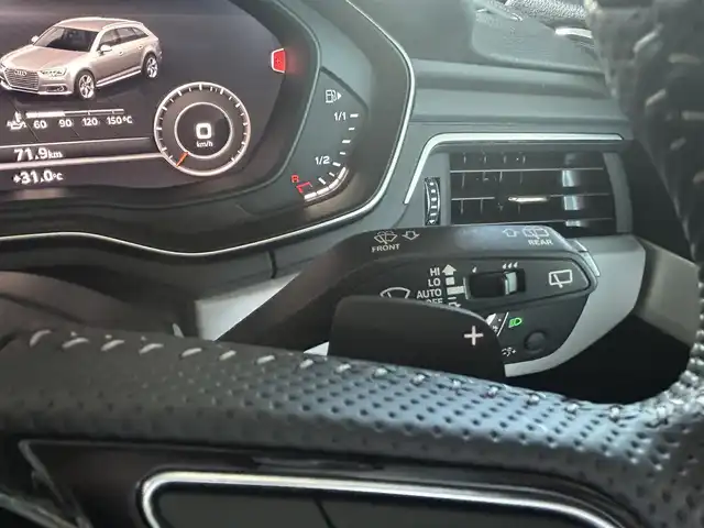 アウディ Ａ４ アバント 40TFSIマイスターシュトック 茨城県 2020(令2)年 1.3万km ミトスブラックメタリック 特別仕様車/マトリクスLEDライト/左右後席独立オートエアコン/純正18インチアルミホイール/純正メモリーナビ/【Bluetooth/USB/TV/AUX/CD/DVD】/アラウンドビューモニター/純正前後ドライブレコーダー/前後バンパーソナー/純正18インチアルミホイール/パークアシスト/アダプティブクルーズコントロール/レザーシート/前席パワーシート（D席メモリ付）/前席シートヒーター/革巻きステア/ノブ/パドルシフト/バーチャルコックピッド/オートワイパー/パワーバックドア/ETC2.0/プッシュスタートシステム/W/サイド/カーテンエアバッグ/ABS