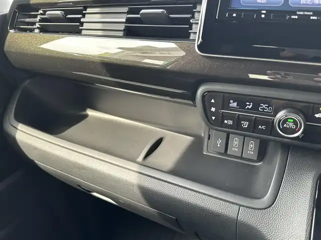 ホンダ Ｎ ＢＯＸ カスタム G L ターボ ホンダセンシング 愛知県 2018(平30)年 1.8万km プラチナホワイトパール ワンオーナー/スマートキー/メモリナビ/フルセグテレビ/バックカメラ/アイドリングストップ/ウィンカーミラー/クルーズコントロール/レーンキープアシストシステム/ステアリングスイッチ/プッシュスタート/両側パワースライドドア/ビルトインETC/純正フォグランプ/保証書/取扱説明書