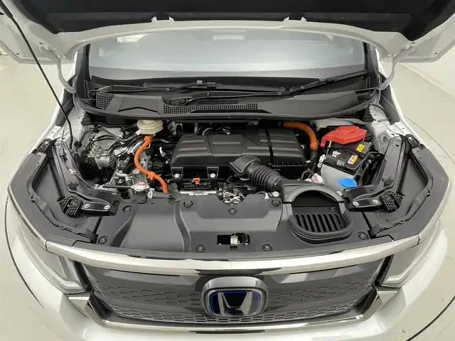ホンダ ステップワゴン スパーダ eHEV 茨城県 2025(令7)年 0.1千km プラチナホワイトパール 11.4インチナビHonda CONNECTナビ /Bluetooth/フルセグ/CD/DVD/ラジオ/バックカメラ/レーダークルーズコントロール/両側パワースライドドア/路外逸脱抑制機能/クリアランスソナー/衝突被害軽減ブレーキ/シートヒーター/オットマン/LEDヘッドライト/オートライト