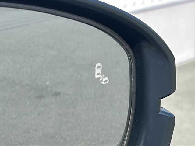 ホンダ ヴェゼル ハイブリッド e:HEV Z 三重県 2025(令7)年 0.1千km プラチナホワイトパール 登録済未使用車 /純正ナビ /全周囲カメラ/BSM /ビルトインETC2.0 /ワイヤレス充電器 /パワーバックドア /前席シートヒーター /USB・タイプC 給電/スペアキー /コーナーセンサー /ハーフレザーシート/ダウンヒルアシストコントロール/レーダークルーズコントロール/レーンキープアシスト/衝突軽減ブレーキ/電子パーキング/LEDヘッドライト/オートハイビーム/オートライト/革巻きステアリング/ステアリングスイッチ/電動格納ミラー/禁煙車