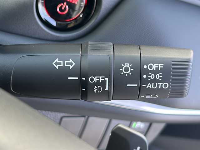 ホンダ ヴェゼル ハイブリッド e:HEV Z 三重県 2025(令7)年 0.1千km プラチナホワイトパール 登録済未使用車 /純正ナビ /全周囲カメラ/BSM /ビルトインETC2.0 /ワイヤレス充電器 /パワーバックドア /前席シートヒーター /USB・タイプC 給電/スペアキー /コーナーセンサー /ハーフレザーシート/ダウンヒルアシストコントロール/レーダークルーズコントロール/レーンキープアシスト/衝突軽減ブレーキ/電子パーキング/LEDヘッドライト/オートハイビーム/オートライト/革巻きステアリング/ステアリングスイッチ/電動格納ミラー/禁煙車