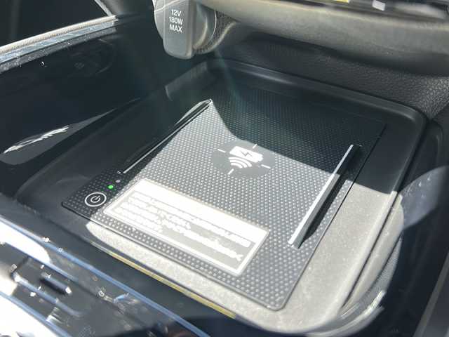 ホンダ ヴェゼル ハイブリッド e:HEV Z 三重県 2025(令7)年 0.1千km プラチナホワイトパール 登録済未使用車 /純正ナビ /全周囲カメラ/BSM /ビルトインETC2.0 /ワイヤレス充電器 /パワーバックドア /前席シートヒーター /USB・タイプC 給電/スペアキー /コーナーセンサー /ハーフレザーシート/ダウンヒルアシストコントロール/レーダークルーズコントロール/レーンキープアシスト/衝突軽減ブレーキ/電子パーキング/LEDヘッドライト/オートハイビーム/オートライト/革巻きステアリング/ステアリングスイッチ/電動格納ミラー/禁煙車