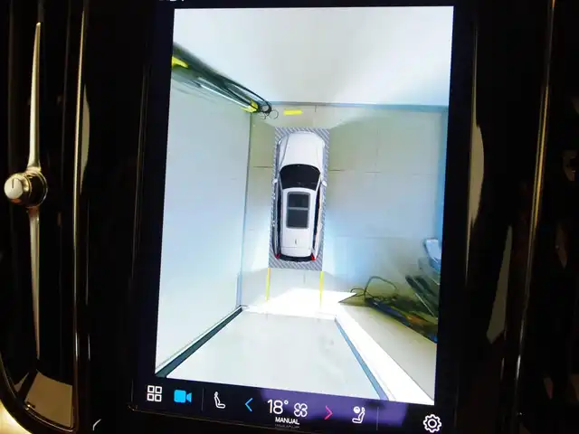 ボルボ ボルボ Ｖ６０ アルティメット B4 岐阜県 2023(令5)年 1.5万km ゴールド harman/kardonプレミアムサウンドオーディオシステム/Google Apps and Services/　ナビゲーションシステム Google マップ/　音声操作システム Google アシスタント/　アプリケーション Google Play/衝突回避・被害軽減ブレーキシステム/歩行者・サイクリスト大型動物検知機能（夜間含む）/インターセクションサポート（右折時対向車検知機能）/対向車対応機能/ステアリングサポート（衝突回避支援機能）/オンカミングレーンミティゲーション（対向車線衝突回避支援機能）/レーンキーピングエイド/ドライバーアラートコントロール/ロードサインインフォメーション/ランオフロードミティゲーション（道路逸脱回避支援機能）/リア衝突回避被害軽減ブレーキシステム/パイロットアシスト（車線維持支援機能）/全車速追従機能付ACC/ステアリングアシスト付BLIS/衝突回避・被害軽減ブレーキ機能付CTA（クロス・トラフィック・アラート）/ランオフロードプロテクション（道路逸脱事故時保護機能）/フルアクティブハイビーム（LEDヘッドライト）/360°ビューカメラ/先行車発進告知機能