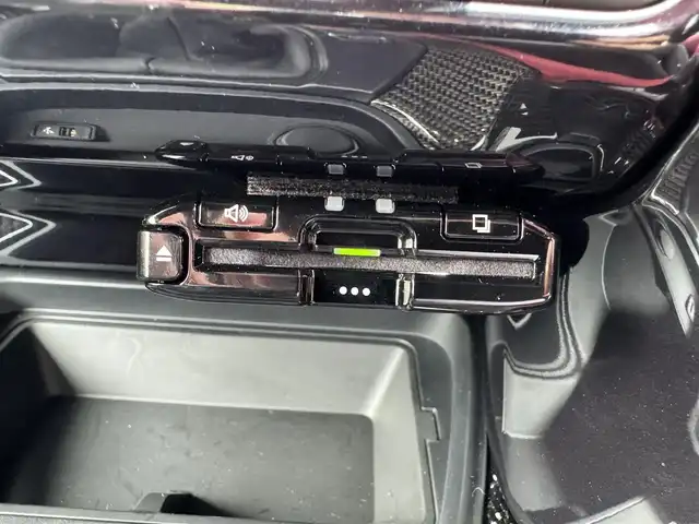 トヨタ スープラ RZ 三重県 2025(令7)年 0.1万km ブラックメタリック ワンオーナー/プリクラッシュセーフティ/HDDナビゲーションシステム/・8.8インチタッチディスプレイ/・地デジTV/・HDDオーディオ/・Toyota Supra Connect/・Bluetooth/JBLプレミアムサウンドシステム(12スピーカー)/バックモニター/リアクロストラフィックアラート/クルーズコントロール/レーンディパーチャーアラート/ブラインドスポットモニター/ブラック/レッドツートーンアルカンターラ/革コンビシート/パワーシート/シートヒーター（前席）/カラーヘッドアップディスプレイ/USBポート/ETC/純正19インチ10本スポークツヤ消ダークメタリック塗装鍛造アルミホイール/「Supra」ロゴ入brembo製レッドブレーキキャリパー/6灯式LEDヘッドランプ/・オートライト/アダプティブハイビーム/プッシュエンジンスタート/スマートキー/新車時保証書/取扱説明書