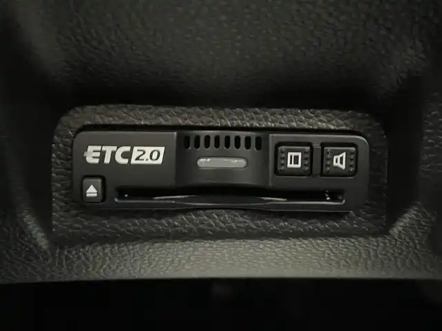 ホンダ ヴェゼル ハイブリッド e:HEV Z 埼玉県 2025(令7)年 0.1千km プラチナホワイトパール 登録済未使用車　純正９型ＤＡ　ＴＶ　ＢＴ　ＥＴＣ２．０　ＢＳＭ　バックカメラ　置くだけ充電　電動リアゲート　シートヒーター　ハーフレザーシート　ダウンヒルアシストコントロール　ハンドルヒーター