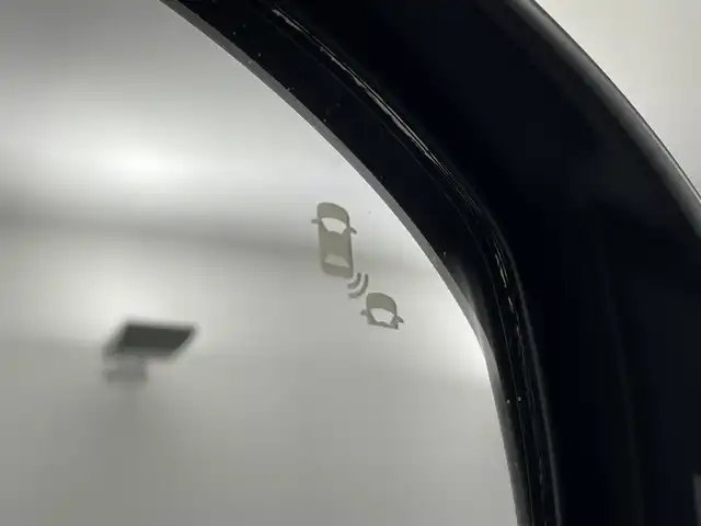 ホンダ ヴェゼル ハイブリッド e:HEV Z 埼玉県 2025(令7)年 0.1千km プラチナホワイトパール 登録済未使用車　純正９型ＤＡ　ＴＶ　ＢＴ　ＥＴＣ２．０　ＢＳＭ　バックカメラ　置くだけ充電　電動リアゲート　シートヒーター　ハーフレザーシート　ダウンヒルアシストコントロール　ハンドルヒーター