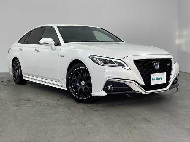 トヨタ クラウン ハイブリッド RS アドバンス 兵庫県 2019(令1)年 4.3万km ホワイトパールクリスタルシャイン ・Toyota Safety Sense/・プリクラッシュセーフティ/・レーントレーシングアシスト/・レーダークルーズコントロール（全車速追従機能付）/・ロードサインアシスト/・アダプティブハイビームシステム/・先行車発進告知機能/・ブラインドスポットモニター/・インテリジェントクリアランスソナー/・パーキングサポートブレーキ/・リヤクロストラフィックオートブレーキ/・リヤクロストラフィックアラート/・リヤカメラディテクション/・パノラミックビューモニター/・インテリジェントパーキングアシスト/・純正8インチナビ/CD/DVD/TV/SD/USB/Bluetooth/Miracast/・ヘッドアップディスプレイ/・ビルトインETC2.0/・AC100V電源/・ハーフレザー/・前席パワーシート/・前席シートヒーター/・ステアリングヒーター/・パドルシフト/・社外レーダー探知機ZERO 807LV/・デジタルインナーミラー