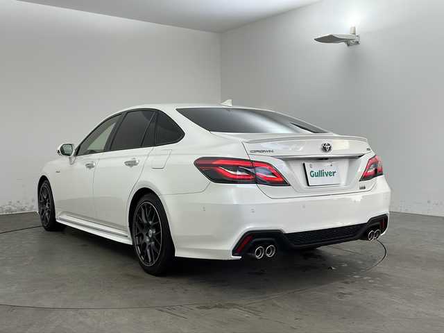 トヨタ クラウン ハイブリッド RS アドバンス 兵庫県 2019(令1)年 4.3万km ホワイトパールクリスタルシャイン ・Toyota Safety Sense/・プリクラッシュセーフティ/・レーントレーシングアシスト/・レーダークルーズコントロール（全車速追従機能付）/・ロードサインアシスト/・アダプティブハイビームシステム/・先行車発進告知機能/・ブラインドスポットモニター/・インテリジェントクリアランスソナー/・パーキングサポートブレーキ/・リヤクロストラフィックオートブレーキ/・リヤクロストラフィックアラート/・リヤカメラディテクション/・パノラミックビューモニター/・インテリジェントパーキングアシスト/・純正8インチナビ/CD/DVD/TV/SD/USB/Bluetooth/Miracast/・ヘッドアップディスプレイ/・ビルトインETC2.0/・AC100V電源/・ハーフレザー/・前席パワーシート/・前席シートヒーター/・ステアリングヒーター/・パドルシフト/・社外レーダー探知機ZERO 807LV/・デジタルインナーミラー