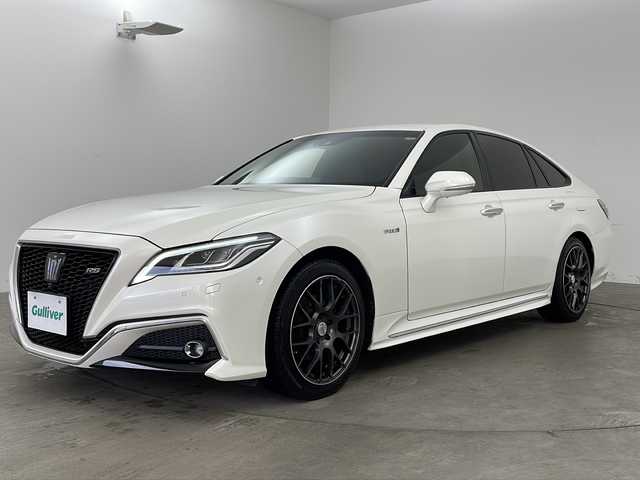 トヨタ クラウン ハイブリッド RS アドバンス 兵庫県 2019(令1)年 4.3万km ホワイトパールクリスタルシャイン ・Toyota Safety Sense/・プリクラッシュセーフティ/・レーントレーシングアシスト/・レーダークルーズコントロール（全車速追従機能付）/・ロードサインアシスト/・アダプティブハイビームシステム/・先行車発進告知機能/・ブラインドスポットモニター/・インテリジェントクリアランスソナー/・パーキングサポートブレーキ/・リヤクロストラフィックオートブレーキ/・リヤクロストラフィックアラート/・リヤカメラディテクション/・パノラミックビューモニター/・インテリジェントパーキングアシスト/・純正8インチナビ/CD/DVD/TV/SD/USB/Bluetooth/Miracast/・ヘッドアップディスプレイ/・ビルトインETC2.0/・AC100V電源/・ハーフレザー/・前席パワーシート/・前席シートヒーター/・ステアリングヒーター/・パドルシフト/・社外レーダー探知機ZERO 807LV/・デジタルインナーミラー