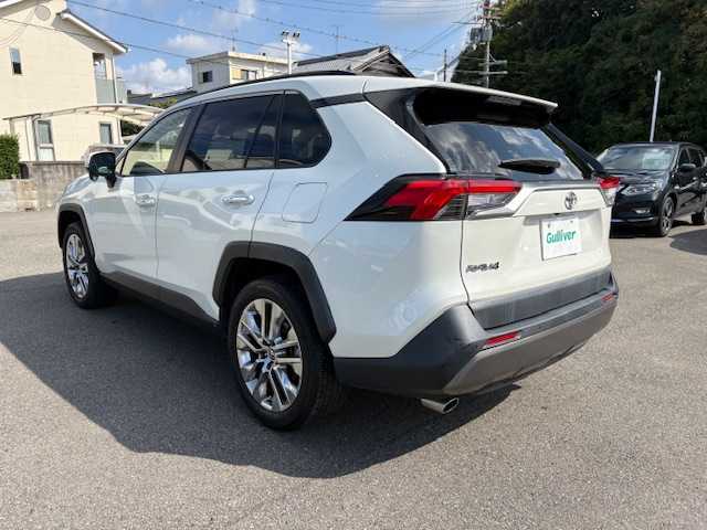 トヨタ ＲＡＶ４ G Zパッケージ 大阪府 2020(令2)年 3.8万km ホワイトパールクリスタルシャイン 9インチナビ　/フルセグ　/Bluetooth　/バックカメラ　/レザーシート シートヒーター　/ステアリングヒーター　/ブラインドスポットモニター　/デジタルインナーミラー　/パワーバックドア　/ビルトインETC　　