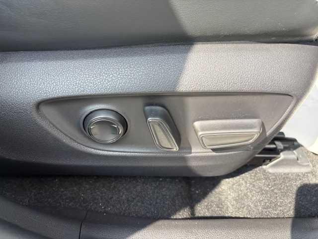 トヨタ ＲＡＶ４ G Zパッケージ 大阪府 2020(令2)年 3.8万km ホワイトパールクリスタルシャイン 9インチナビ　/フルセグ　/Bluetooth　/バックカメラ　/レザーシート シートヒーター　/ステアリングヒーター　/ブラインドスポットモニター　/デジタルインナーミラー　/パワーバックドア　/ビルトインETC　　