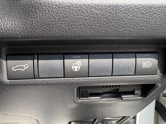 トヨタ ＲＡＶ４ G Zパッケージ 大阪府 2020(令2)年 3.8万km ホワイトパールクリスタルシャイン 9インチナビ　/フルセグ　/Bluetooth　/バックカメラ　/レザーシート シートヒーター　/ステアリングヒーター　/ブラインドスポットモニター　/デジタルインナーミラー　/パワーバックドア　/ビルトインETC　　