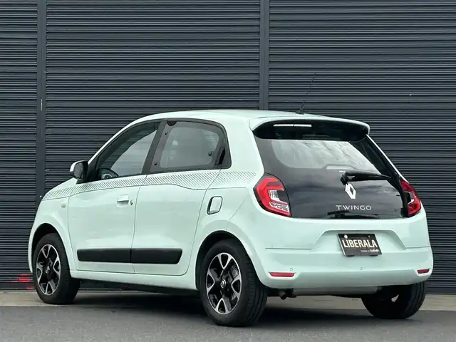 ルノー トゥインゴ EDC 茨城県 2019(令1)年 0.5万km 緑 後期型 /ディスプレイOD /CarPlay /BT /衝突軽減警告 /レーンアシスト /バックソナー /クルーズコントロール /ドライブレコーダー /オートライト /純正15インチアルミホイール /フロアマット /禁煙車