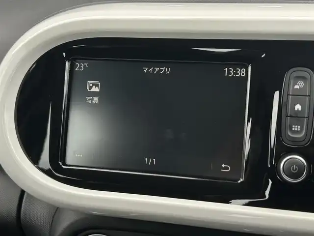 ルノー トゥインゴ EDC 茨城県 2019(令1)年 0.5万km 緑 後期型 /ディスプレイOD /CarPlay /BT /衝突軽減警告 /レーンアシスト /バックソナー /クルーズコントロール /ドライブレコーダー /オートライト /純正15インチアルミホイール /フロアマット /禁煙車