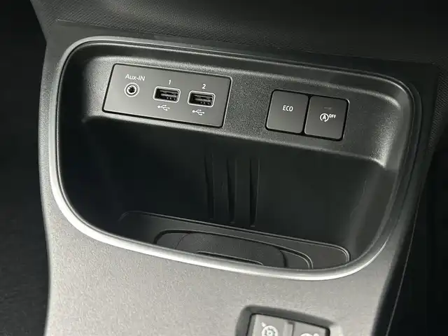 ルノー トゥインゴ EDC 茨城県 2019(令1)年 0.5万km 緑 後期型 /ディスプレイOD /CarPlay /BT /衝突軽減警告 /レーンアシスト /バックソナー /クルーズコントロール /ドライブレコーダー /オートライト /純正15インチアルミホイール /フロアマット /禁煙車