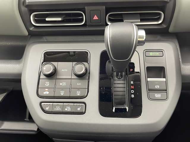 ホンダ フリード ハイブリット e:HEV クロスター 熊本県 2025(令7)年 0.1千km メテオロイドグレーメタリック 登録未使用車/純正9インチナビ/AM/FM/フルセグTV/Bluetooth/USB/バックカメラ/Apple CarPlay/Android Auto/ホンダセンシング/・衝突被害軽減ブレーキ/・レーンキープアシスト/・コーナーセンサー/・追従式クルーズコントロール/ブラインドスポットモニター/ハーフレザーシート/シートヒーターD/N/両側パワースライドドア/純正１５アルミホイール/プッシュスタート/スペアキー/オートライト/電動格納ミラー