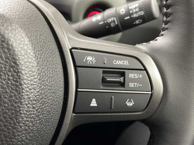 ホンダ フリード ハイブリット e:HEV クロスター 熊本県 2025(令7)年 0.1千km メテオロイドグレーメタリック 登録未使用車/純正9インチナビ/AM/FM/フルセグTV/Bluetooth/USB/バックカメラ/Apple CarPlay/Android Auto/ホンダセンシング/・衝突被害軽減ブレーキ/・レーンキープアシスト/・コーナーセンサー/・追従式クルーズコントロール/ブラインドスポットモニター/ハーフレザーシート/シートヒーターD/N/両側パワースライドドア/純正１５アルミホイール/プッシュスタート/スペアキー/オートライト/電動格納ミラー