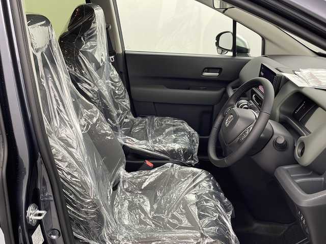 ホンダ フリード ハイブリット e:HEV クロスター 熊本県 2025(令7)年 0.1千km メテオロイドグレーメタリック 登録未使用車/純正9インチナビ/AM/FM/フルセグTV/Bluetooth/USB/バックカメラ/Apple CarPlay/Android Auto/ホンダセンシング/・衝突被害軽減ブレーキ/・レーンキープアシスト/・コーナーセンサー/・追従式クルーズコントロール/ブラインドスポットモニター/ハーフレザーシート/シートヒーターD/N/両側パワースライドドア/純正１５アルミホイール/プッシュスタート/スペアキー/オートライト/電動格納ミラー