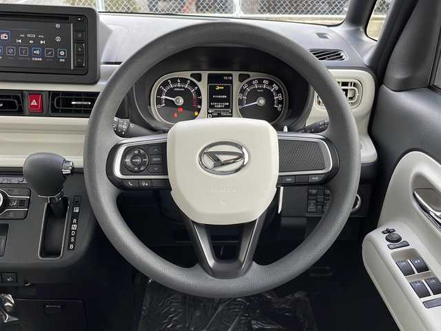 ダイハツ ムーヴ キャンバス ストライプス G 山口県 2024(令6)年 1万km シャイニングホワイトパール/スムーズグレーマイカメタリック 純正ディスプレイオーディオ/・CD/CDチェンジャー/・AM/FM/・iPod/USB接続/・フロントAUX/バックカメラ/スマートアシスト/・衝突警報機能/・ブレーキ制御付誤発進抑制機能/・車線逸脱警報機能/・ふらつき警報/・路外逸脱警報機能/・先行車発進お知らせ機能/・標識認識機能/・クリアランスソナー/LEDオートライト/LEDフォグランプ/D席/N席シートヒーター/ドリンクホルダーヒーター/マルチインフォメーションディスプレイ/スマートキー/イモビライザー/プッシュスタート/スペアキー1本/PWRモード切替スイッチ/USBソケット/運転席シートリフター/ベンチシート/アームレスト/後席シートアンダートレー/後席ISOFIXシート/UVカットプライバシーガラス/分割可倒式リアシート/電子パーキングブレーキ/両側パワースライドドア/挟み込み防止機能/予約OPEN機能/取り扱い説明書/保証書