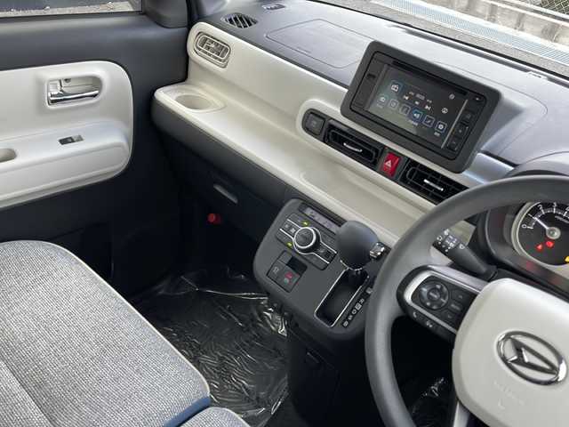 ダイハツ ムーヴ キャンバス ストライプス G 山口県 2024(令6)年 1万km シャイニングホワイトパール/スムーズグレーマイカメタリック 純正ディスプレイオーディオ/・CD/CDチェンジャー/・AM/FM/・iPod/USB接続/・フロントAUX/バックカメラ/スマートアシスト/・衝突警報機能/・ブレーキ制御付誤発進抑制機能/・車線逸脱警報機能/・ふらつき警報/・路外逸脱警報機能/・先行車発進お知らせ機能/・標識認識機能/・クリアランスソナー/LEDオートライト/LEDフォグランプ/D席/N席シートヒーター/ドリンクホルダーヒーター/マルチインフォメーションディスプレイ/スマートキー/イモビライザー/プッシュスタート/スペアキー1本/PWRモード切替スイッチ/USBソケット/運転席シートリフター/ベンチシート/アームレスト/後席シートアンダートレー/後席ISOFIXシート/UVカットプライバシーガラス/分割可倒式リアシート/電子パーキングブレーキ/両側パワースライドドア/挟み込み防止機能/予約OPEN機能/取り扱い説明書/保証書