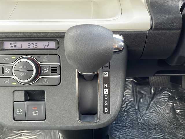 ダイハツ ムーヴ キャンバス ストライプス G 山口県 2024(令6)年 1万km シャイニングホワイトパール/スムーズグレーマイカメタリック 純正ディスプレイオーディオ/・CD/CDチェンジャー/・AM/FM/・iPod/USB接続/・フロントAUX/バックカメラ/スマートアシスト/・衝突警報機能/・ブレーキ制御付誤発進抑制機能/・車線逸脱警報機能/・ふらつき警報/・路外逸脱警報機能/・先行車発進お知らせ機能/・標識認識機能/・クリアランスソナー/LEDオートライト/LEDフォグランプ/D席/N席シートヒーター/ドリンクホルダーヒーター/マルチインフォメーションディスプレイ/スマートキー/イモビライザー/プッシュスタート/スペアキー1本/PWRモード切替スイッチ/USBソケット/運転席シートリフター/ベンチシート/アームレスト/後席シートアンダートレー/後席ISOFIXシート/UVカットプライバシーガラス/分割可倒式リアシート/電子パーキングブレーキ/両側パワースライドドア/挟み込み防止機能/予約OPEN機能/取り扱い説明書/保証書