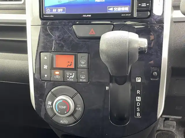 ダイハツ タント カスタム X トップED SAⅡ 熊本県 2016(平28)年 7万km パールホワイトⅢ 社外ナビ（ＢＴ・フルセグ）/バックカメラ　/片側パワースライドドア　/後のみクリアランスソナー　/スマートアシストIII/・衝突軽減ブレーキ/・前後誤発進抑制機能/・先行車発進お知らせ機能/横滑り防止/アイドリングストップ/オートエアコン/社外フロアマット/純正１４インチAW/オートライト/LEDヘッドライト/フォグランプ/スマートキー/プッシュスタート