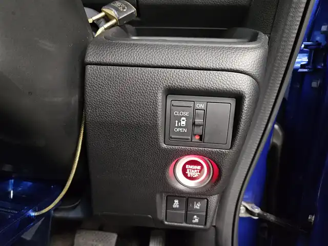 ホンダ Ｎ ＢＯＸ カスタム G L ホンダセンシング 宮崎県 2019(令1)年 6万km ブリリアントスポーティブルーメタリック2トーン 純正ナビ/フルセグTV/片側パワースライドドア/バックカメラ/ビルトインETC/前後ドライブレコーダー/アダプティブクルーズコントロール/ホンダセンシング/・衝突被害軽減ブレーキ/・車線逸脱防止支援システム/・前後誤発進抑制/・標識認識機能/・オートハイビーム/LEDヘッドランプ/ステアリングスイッチ/チップアップ機能付スライドリアシート/純正14インチアルミホイール/スマートキー/プッシュエンジンスタート/禁煙車