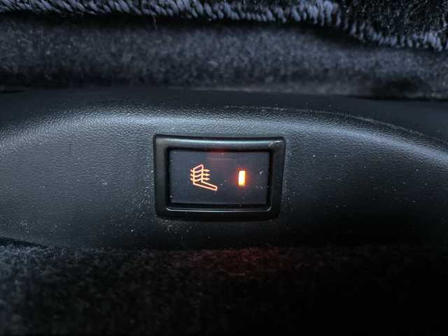 スズキ クロスビー HYBRID MZ 富山県 2020(令2)年 6.2万km ピュアホワイトパール/ブラック2トーンルーフ 純正メモリナビ/型式：AVIC-RLS901II/【CD/DVD/SD/BT/AUT/フルセグTV】/スズキセーフティ（デュアルセンサーブレーキサポート）/フルセグTV/LEDヘッドライト/クルーズコントロール/プッシュスタート/パドルシフト/スマートキー/シートヒーター（運転席＋助手席）/ドライブレコーダー/純正アルミホイール/オートハイビーム/ビルトインETC/プッシュスタート/レーンキープアシスト/横滑り防止装置/純正フロアマット/ASSURAスピードメーター/ドアバイザー