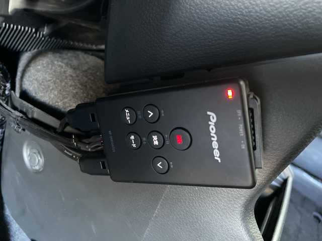 スズキ クロスビー HYBRID MZ 富山県 2020(令2)年 6.2万km ピュアホワイトパール/ブラック2トーンルーフ 純正メモリナビ/型式：AVIC-RLS901II/【CD/DVD/SD/BT/AUT/フルセグTV】/スズキセーフティ（デュアルセンサーブレーキサポート）/フルセグTV/LEDヘッドライト/クルーズコントロール/プッシュスタート/パドルシフト/スマートキー/シートヒーター（運転席＋助手席）/ドライブレコーダー/純正アルミホイール/オートハイビーム/ビルトインETC/プッシュスタート/レーンキープアシスト/横滑り防止装置/純正フロアマット/ASSURAスピードメーター/ドアバイザー