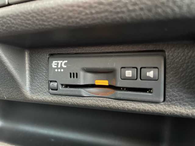 スズキ クロスビー HYBRID MZ 富山県 2020(令2)年 6.2万km ピュアホワイトパール/ブラック2トーンルーフ 純正メモリナビ/型式：AVIC-RLS901II/【CD/DVD/SD/BT/AUT/フルセグTV】/スズキセーフティ（デュアルセンサーブレーキサポート）/フルセグTV/LEDヘッドライト/クルーズコントロール/プッシュスタート/パドルシフト/スマートキー/シートヒーター（運転席＋助手席）/ドライブレコーダー/純正アルミホイール/オートハイビーム/ビルトインETC/プッシュスタート/レーンキープアシスト/横滑り防止装置/純正フロアマット/ASSURAスピードメーター/ドアバイザー