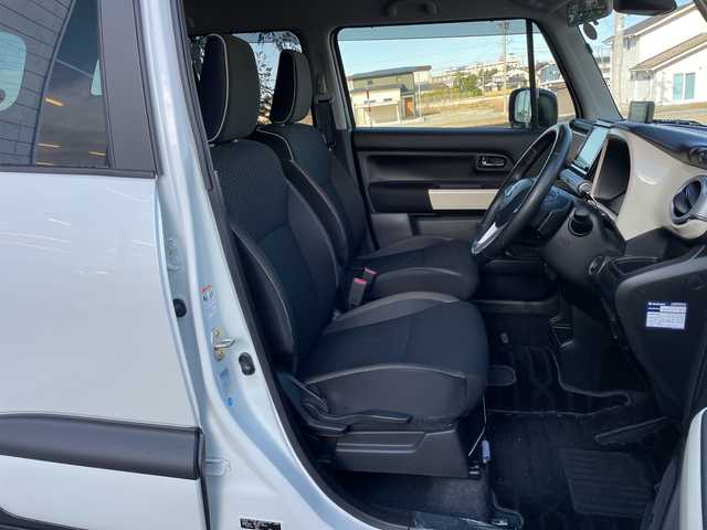 スズキ クロスビー HYBRID MZ 富山県 2020(令2)年 6.2万km ピュアホワイトパール/ブラック2トーンルーフ 純正メモリナビ/型式：AVIC-RLS901II/【CD/DVD/SD/BT/AUT/フルセグTV】/スズキセーフティ（デュアルセンサーブレーキサポート）/フルセグTV/LEDヘッドライト/クルーズコントロール/プッシュスタート/パドルシフト/スマートキー/シートヒーター（運転席＋助手席）/ドライブレコーダー/純正アルミホイール/オートハイビーム/ビルトインETC/プッシュスタート/レーンキープアシスト/横滑り防止装置/純正フロアマット/ASSURAスピードメーター/ドアバイザー