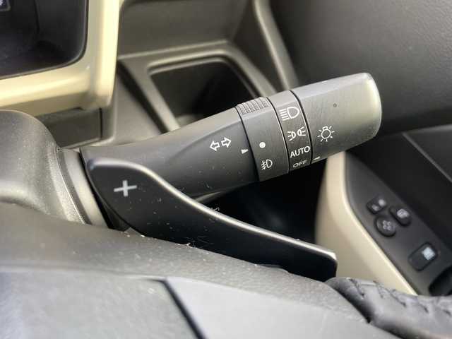 スズキ クロスビー HYBRID MZ 富山県 2019(令1)年 2.1万km キャラバンアイボリーパールメタリック/ホワイト 2トーンルーフ 社外8型メモリナビ/【ＣＤ／ＤＶＤ／ＢＴ／フルセグＴＶ／ＳＤ／ＵＳＢ】/バックカメラ/クルーズコントロール/レーンキープアシスト/衝突軽減ブレーキ/シートヒーター/コーナーセンサー/MTモード付きAT/パドルシフト/アイドリングストップ/USB入力端子/社外フロアマット/純正16インチアルミホイール/ビルトインＥＴＣ２．０/オートライト/シートバックテーブル/電動格納ウインカーミラー