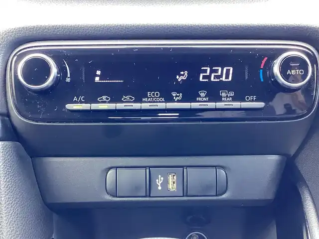 トヨタ ヤリス ハイブリッド G 三重県 2021(令3)年 3.2万km ブラック/コーラルクリスタルシャイン トヨタセーフティセンス/プリクラッシュセーフティ/リアクロストラフィックアラート/ブラインドスポットモニター/レーダークルーズコントロール/パーキングサポートブレーキ/ロードサインアシスト/純正ディスプレイオーディオ/Miracast/Bluetooth/バックガイドモニター/スマートキー/プッシュスタート/クリアランスソナー/純正15インチアルミ/オートリトラクタブルミラー/ターンミラー/横滑り防止