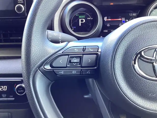 トヨタ ヤリス ハイブリッド G 三重県 2021(令3)年 3.2万km ブラック/コーラルクリスタルシャイン トヨタセーフティセンス/プリクラッシュセーフティ/リアクロストラフィックアラート/ブラインドスポットモニター/レーダークルーズコントロール/パーキングサポートブレーキ/ロードサインアシスト/純正ディスプレイオーディオ/Miracast/Bluetooth/バックガイドモニター/スマートキー/プッシュスタート/クリアランスソナー/純正15インチアルミ/オートリトラクタブルミラー/ターンミラー/横滑り防止