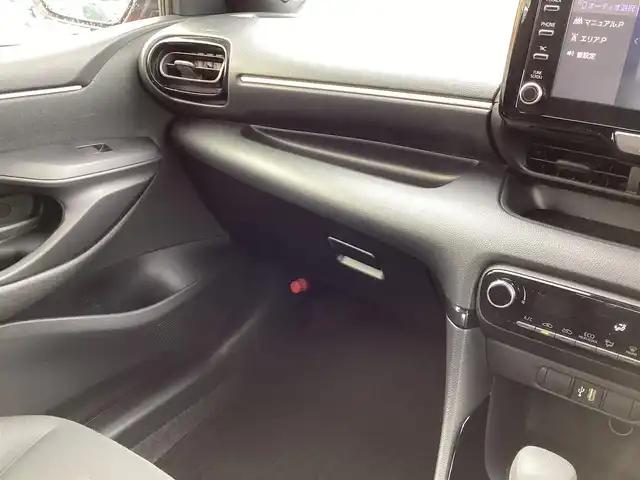 トヨタ ヤリス ハイブリッド G 三重県 2021(令3)年 3.2万km ブラック/コーラルクリスタルシャイン トヨタセーフティセンス/プリクラッシュセーフティ/リアクロストラフィックアラート/ブラインドスポットモニター/レーダークルーズコントロール/パーキングサポートブレーキ/ロードサインアシスト/純正ディスプレイオーディオ/Miracast/Bluetooth/バックガイドモニター/スマートキー/プッシュスタート/クリアランスソナー/純正15インチアルミ/オートリトラクタブルミラー/ターンミラー/横滑り防止