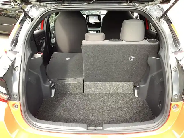 トヨタ ヤリス ハイブリッド G 三重県 2021(令3)年 3.2万km ブラック/コーラルクリスタルシャイン トヨタセーフティセンス/プリクラッシュセーフティ/リアクロストラフィックアラート/ブラインドスポットモニター/レーダークルーズコントロール/パーキングサポートブレーキ/ロードサインアシスト/純正ディスプレイオーディオ/Miracast/Bluetooth/バックガイドモニター/スマートキー/プッシュスタート/クリアランスソナー/純正15インチアルミ/オートリトラクタブルミラー/ターンミラー/横滑り防止