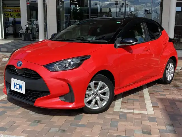 トヨタ ヤリス ハイブリッド G 三重県 2021(令3)年 3.2万km ブラック/コーラルクリスタルシャイン トヨタセーフティセンス/プリクラッシュセーフティ/リアクロストラフィックアラート/ブラインドスポットモニター/レーダークルーズコントロール/パーキングサポートブレーキ/ロードサインアシスト/純正ディスプレイオーディオ/Miracast/Bluetooth/バックガイドモニター/スマートキー/プッシュスタート/クリアランスソナー/純正15インチアルミ/オートリトラクタブルミラー/ターンミラー/横滑り防止