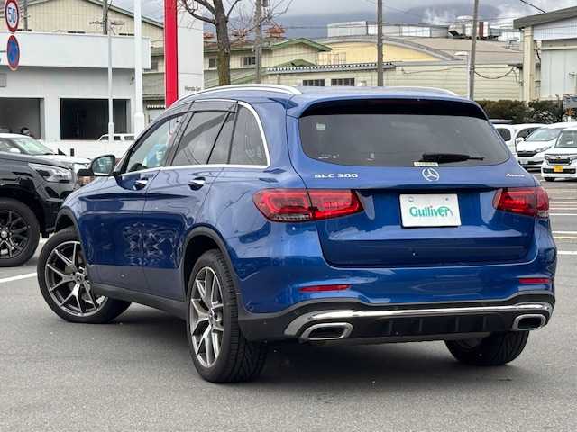 メルセデス・ベンツ ＧＬＣ３００ 4マチック AMGライン 長野県 2022(令4)年 1.9万km 青Ｍ 4WD/純正ナビ/BT/USB/フルセグTV/全周囲カメラ/ETC/純正20インチAW/サンルーフ/レザーシート/D/N席パワーシート/D/N席シートヒーター/D/N席エアーシート/レーダークルーズコントロール/レーンアシスト/前後ドラレコ/パドルシフト/パワーバックドア/ヘッドアップディスプレイ/純正フロアマット/LEDオートライト/コーナーセンサー/衝突軽減システム/ルーフレール/ステアリングスイッチ/アイドリングストップ/プッシュスタート