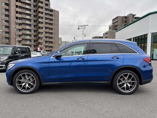 メルセデス・ベンツ ＧＬＣ３００ 4マチック AMGライン 長野県 2022(令4)年 1.9万km 青Ｍ 4WD/純正ナビ/BT/USB/フルセグTV/全周囲カメラ/ETC/純正20インチAW/サンルーフ/レザーシート/D/N席パワーシート/D/N席シートヒーター/D/N席エアーシート/レーダークルーズコントロール/レーンアシスト/前後ドラレコ/パドルシフト/パワーバックドア/ヘッドアップディスプレイ/純正フロアマット/LEDオートライト/コーナーセンサー/衝突軽減システム/ルーフレール/ステアリングスイッチ/アイドリングストップ/プッシュスタート