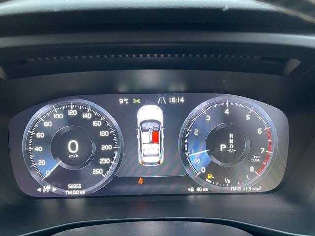 ボルボ ＸＣ４０ T4 AWD Rデザイン 埼玉県 2019(令1)年 5.9万km 黒 ワンオーナー/パノラマサンルーフ/黒ハーフレザーシート/３６０度カメラ/ＡＣＣ/ＡｐｐｌｅＣａｒＰｌａｙ/純正HDDナビ/フルセグ/ＬＫＡ/ＢＬＩＳ/パワーシート/シートヒーター/ＬＥＤ/純正１９インチＡＷ