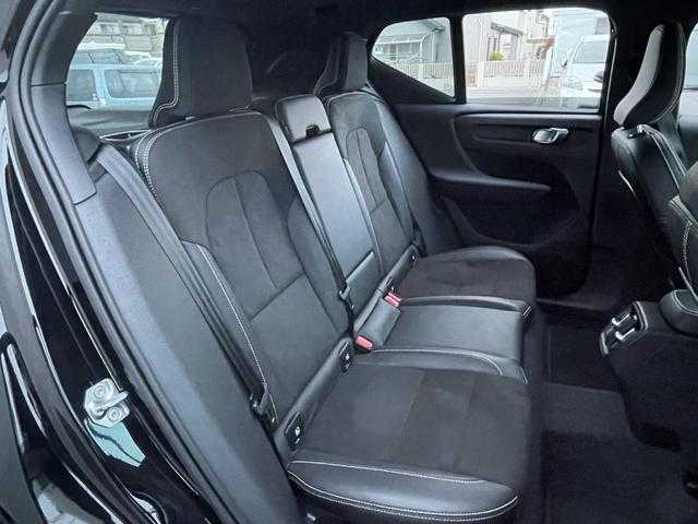 ボルボ ＸＣ４０ T4 AWD Rデザイン 埼玉県 2019(令1)年 5.9万km 黒 ワンオーナー/パノラマサンルーフ/黒ハーフレザーシート/３６０度カメラ/ＡＣＣ/ＡｐｐｌｅＣａｒＰｌａｙ/純正HDDナビ/フルセグ/ＬＫＡ/ＢＬＩＳ/パワーシート/シートヒーター/ＬＥＤ/純正１９インチＡＷ
