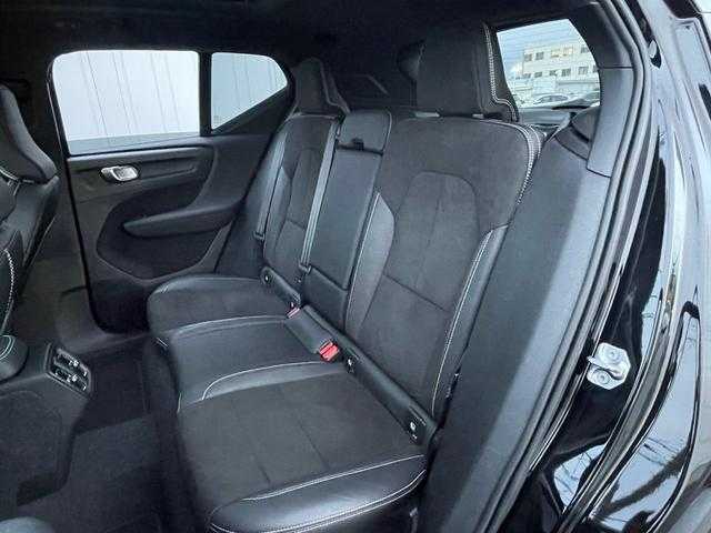 ボルボ ＸＣ４０ T4 AWD Rデザイン 埼玉県 2019(令1)年 5.9万km 黒 ワンオーナー/パノラマサンルーフ/黒ハーフレザーシート/３６０度カメラ/ＡＣＣ/ＡｐｐｌｅＣａｒＰｌａｙ/純正HDDナビ/フルセグ/ＬＫＡ/ＢＬＩＳ/パワーシート/シートヒーター/ＬＥＤ/純正１９インチＡＷ