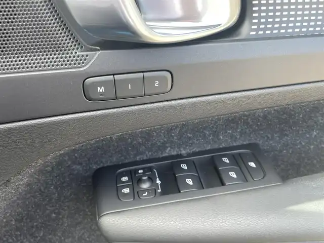 ボルボ ＸＣ４０ T4 AWD Rデザイン 青森県 2019(令1)年 5.9万km オニキスブラックP /ワンオーナー/4WD/ターボ/パノラマサンルーフ/黒ハーフレザーシート/３６０度カメラ/ＡＣＣ/ＡｐｐｌｅＣａｒＰｌａｙ/純正HDDナビ/　(フルセグTV/USB/Bt)/ＬＫＡ/ＢＬＩＳ/D席メモリー付き/　前席パワーシート/前席シートヒーター/ＬＥＤオートライト/LEDフォグランプ/純正１９インチアルミホイール/ウインカーミラー /ブラックルーフレール/ヘットライトウオッシャー/前後バンパーソナー/社外レーダー探知機/革巻きステア/ノブ/パドルシフト/プッシュスタートシステム/W/サイド/カーテンエアバッグ /ABS/スマートキー