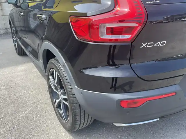 ボルボ ＸＣ４０ T4 AWD Rデザイン 青森県 2019(令1)年 5.9万km オニキスブラックP /ワンオーナー/4WD/ターボ/パノラマサンルーフ/黒ハーフレザーシート/３６０度カメラ/ＡＣＣ/ＡｐｐｌｅＣａｒＰｌａｙ/純正HDDナビ/　(フルセグTV/USB/Bt)/ＬＫＡ/ＢＬＩＳ/D席メモリー付き/　前席パワーシート/前席シートヒーター/ＬＥＤオートライト/LEDフォグランプ/純正１９インチアルミホイール/ウインカーミラー /ブラックルーフレール/ヘットライトウオッシャー/前後バンパーソナー/社外レーダー探知機/革巻きステア/ノブ/パドルシフト/プッシュスタートシステム/W/サイド/カーテンエアバッグ /ABS/スマートキー